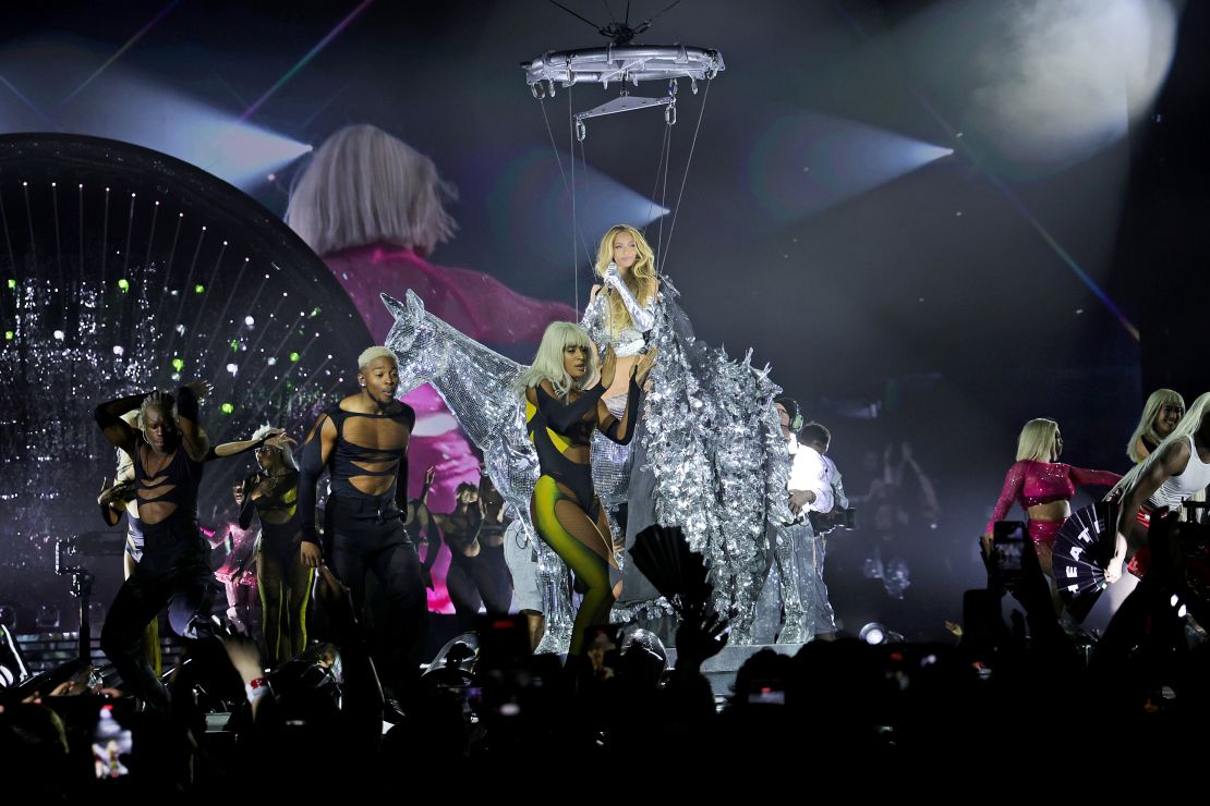 Yes, that is Beyoncé on a fake horse.