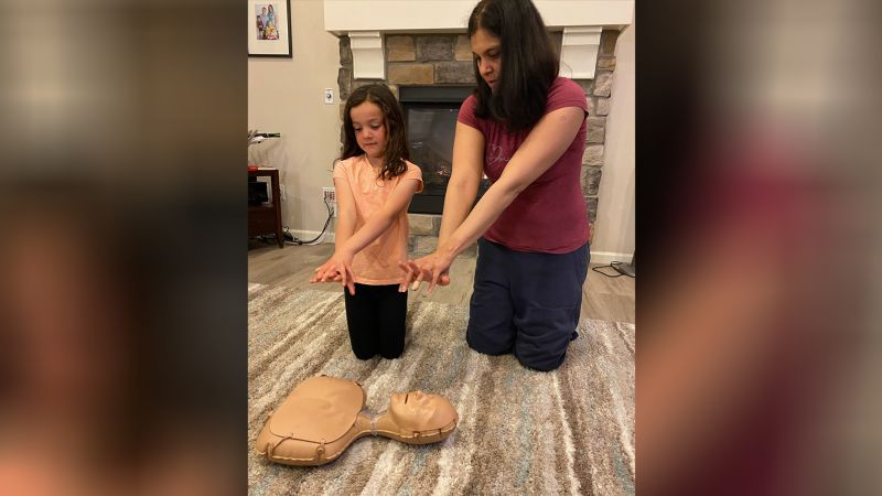 Children as young as 4 can learn what to do in a medical emergency, American Heart Association says | CNN