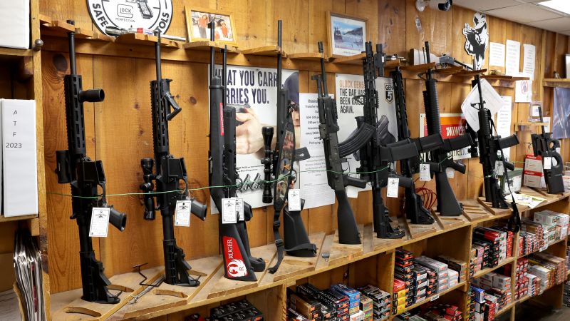 Върховният съд на Илинойс потвърди забраната на щата за нападателни оръжия