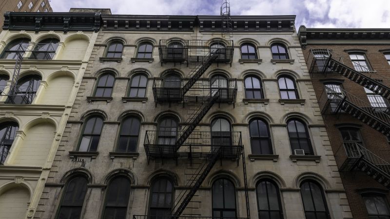 NextImg:Manhattan rents reach (another) record high | CNN Business