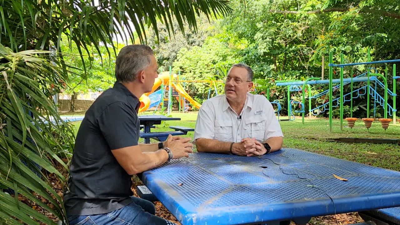 Humberto Marchand (R) during an interview with CNN en Español.