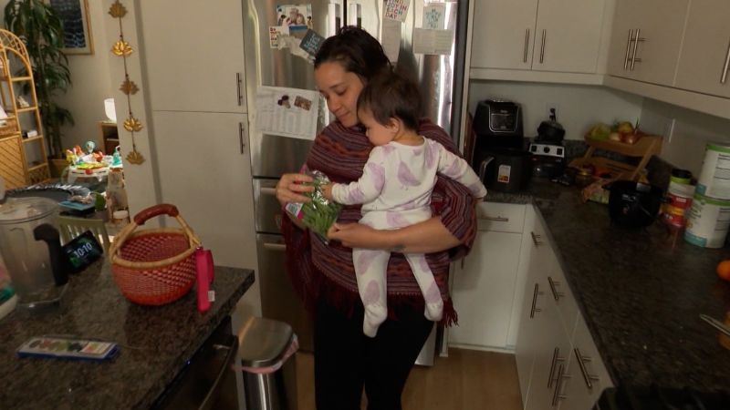 Rising prices are pushing some US moms out of the workforce | CNN