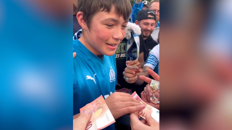 Video: Marseille fans raise money to help boy who had his phone stolen | CNN
