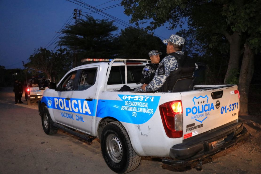 Security forces in El Salvador surround town after officer is killed | CNN