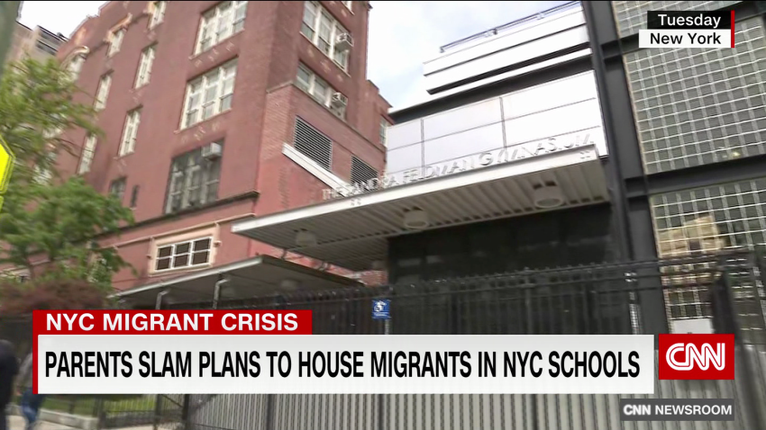 exp new york migrants 051803ASEG1 cnni us_00002001.png