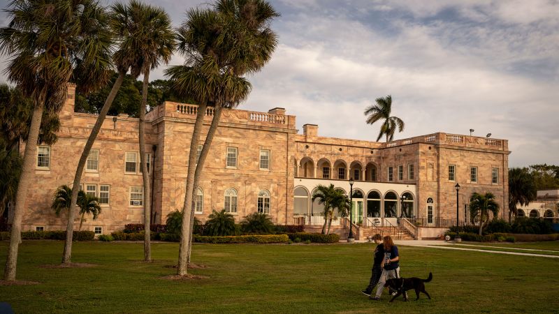New College of Florida graduates to hold alternative commencement ceremony | CNN