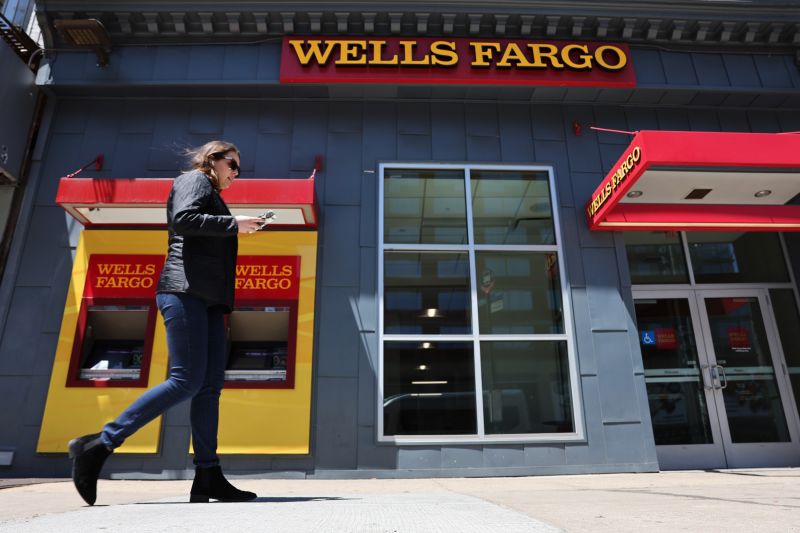 Wells Fargo Says Missing Deposits Glitch Is Resolved | CNN Business