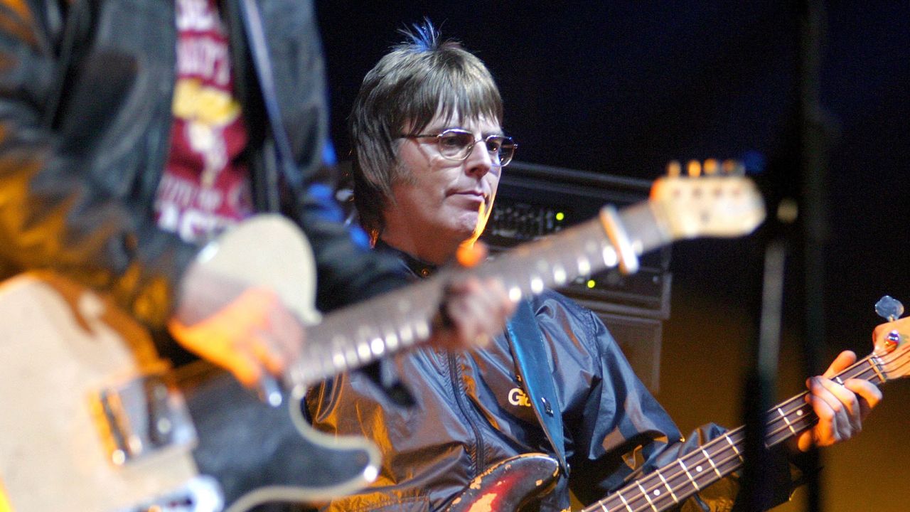 Andy Rourke performs at the Manchester vs Cancer charity concert in Manchester, England on January 29, 2006. 