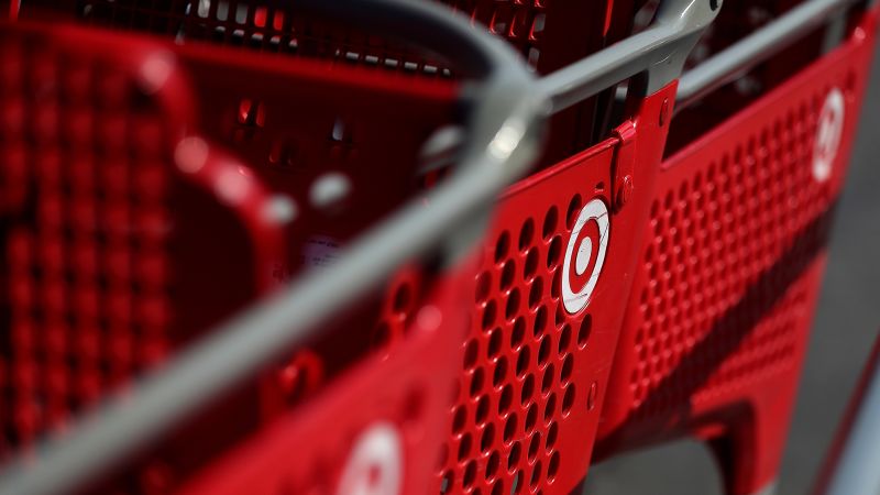 NextImg:Why retail theft is soaring: inflation, the economy -- and opportunity | CNN Business
