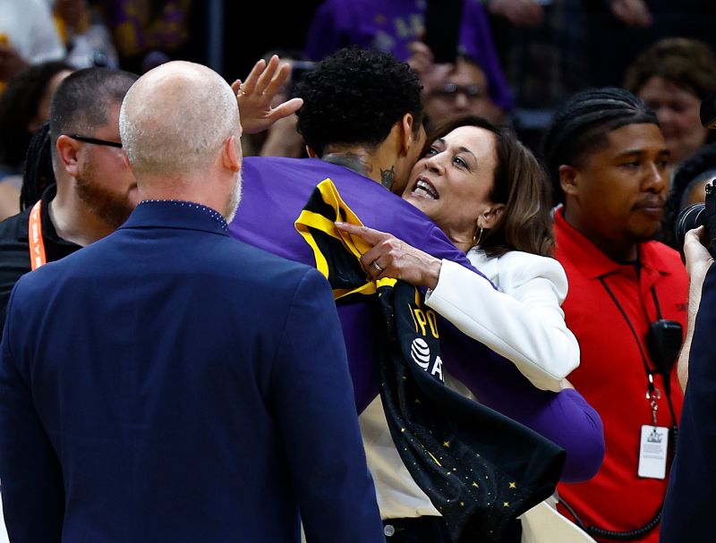 Brittney Griner Embraces Kamala Harris As Basketball Star Marks Return   230520070305 02 Brittney Griner Wnba Return 0519 