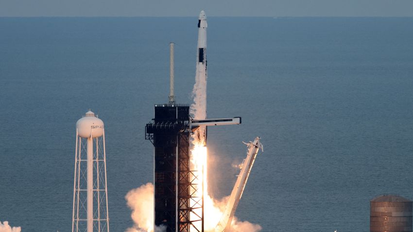 The Axiom Mission 2 (Ax-2) aboard a SpaceX Falcon 9 and Dragon capsule, carrying 4 crew members to the International Space Station, lifts off from Kennedy Space Center, Florida, U.S. May 21, 2023. REUTERS/Joe Skipper