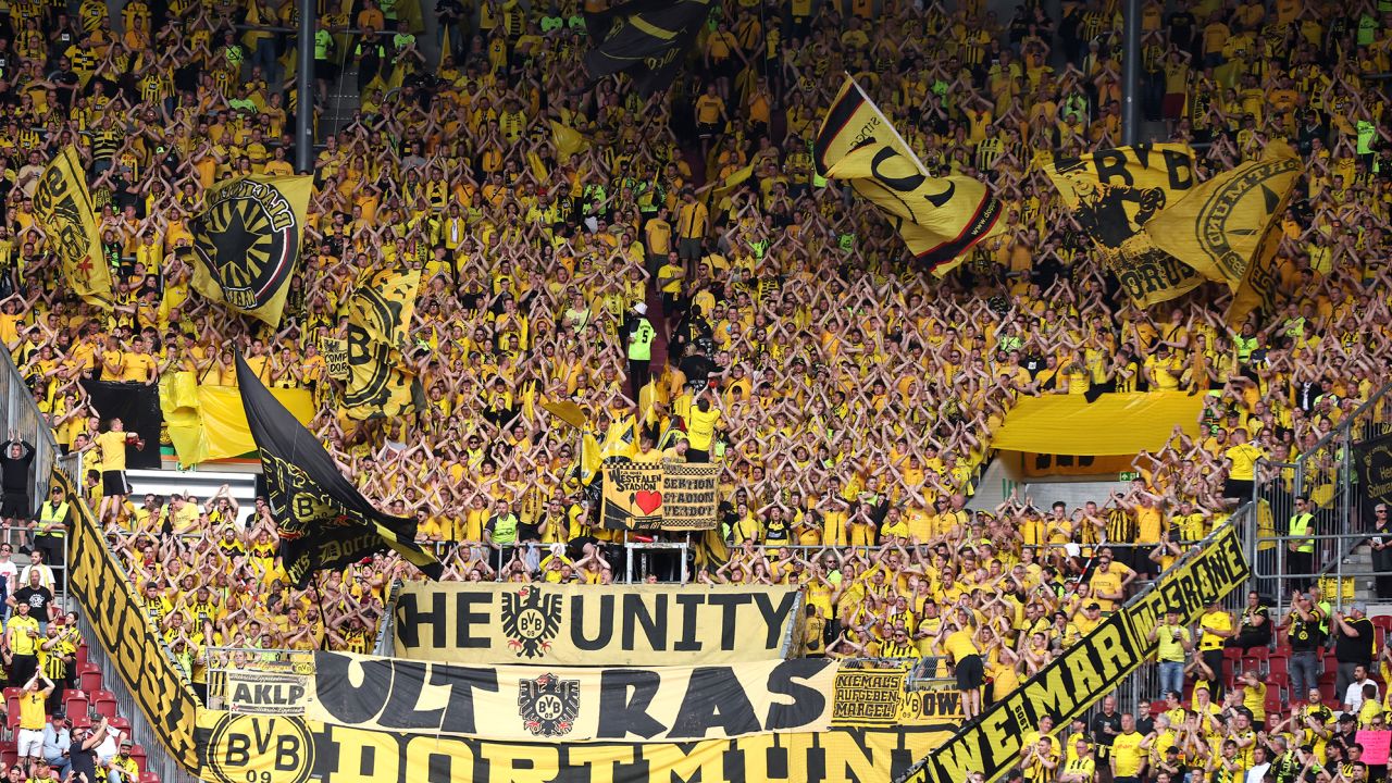 A victory for Borussia Dortmund on Saturday would secure the title. 