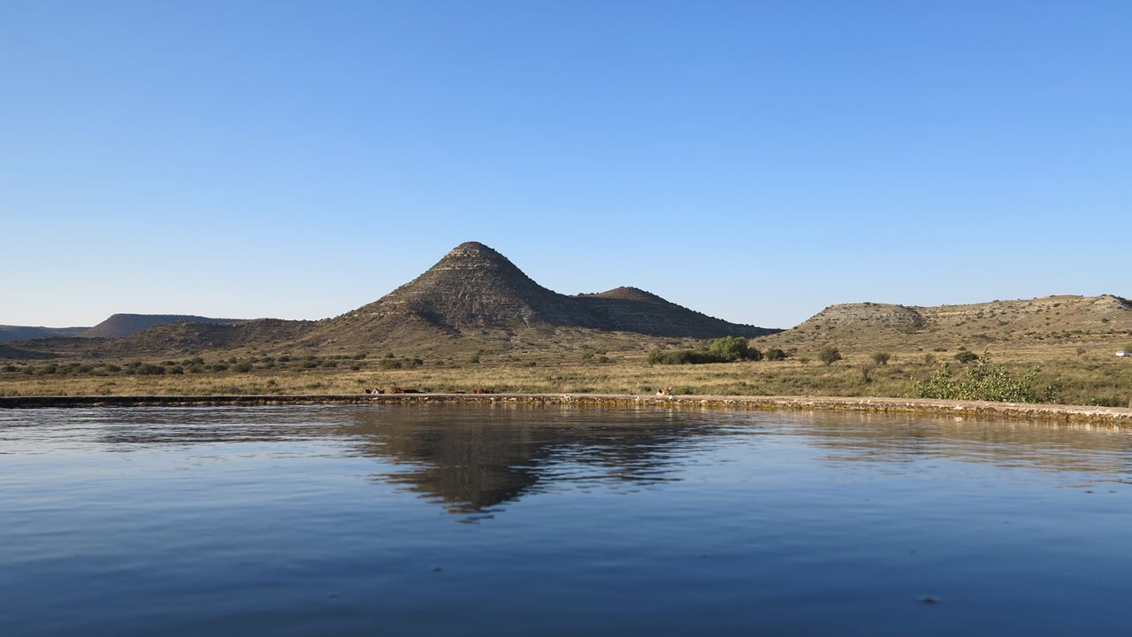 Feldstelle, an der Inostrancevia gefunden wurde (eine Farm namens Nooitgedacht in der Provinz Free State im Karoo-Becken in Südafrika).