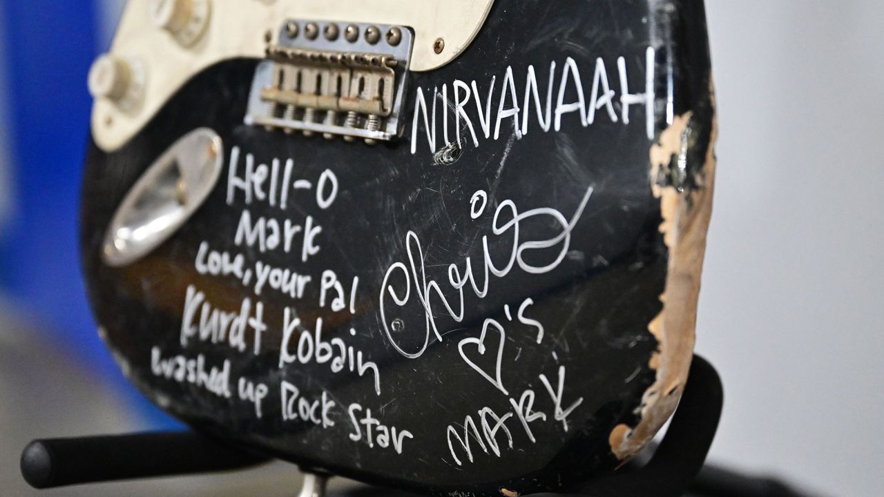 02 Kurt Cobain guitar sale
