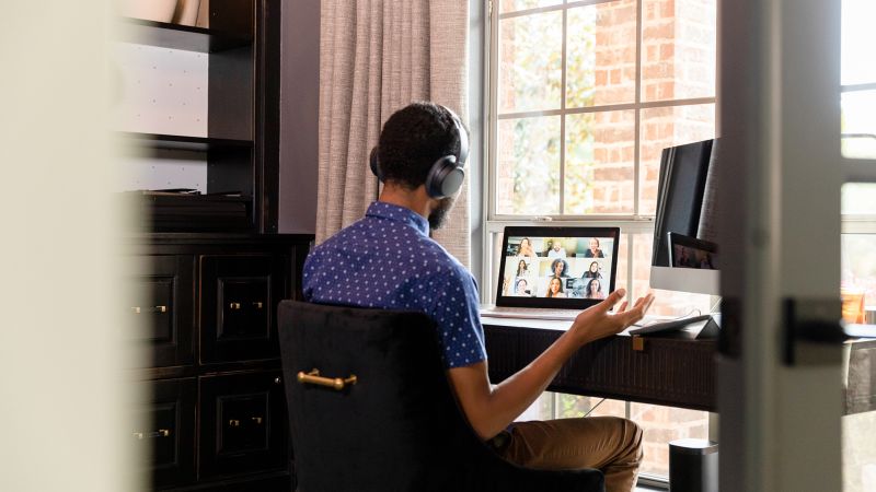 NextImg:Return-to-office mandates won't magically improve young employees' career development | CNN Business