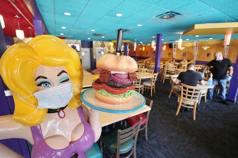 A popular restaurant sues Florida pic