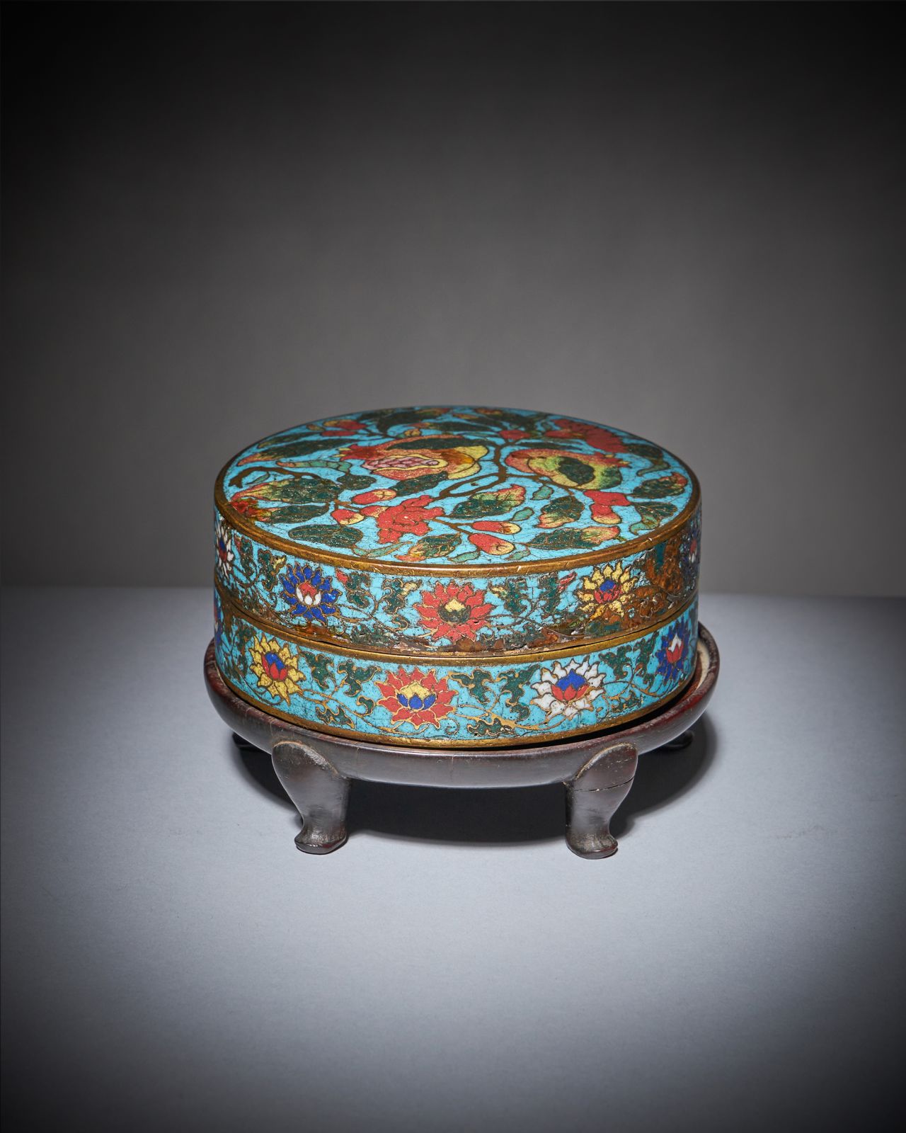 Pomegranates were a fertility symbol in 15th century China.