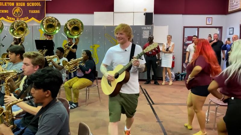 Video: See how students react when Ed Sheeran shows up to band practice | CNN