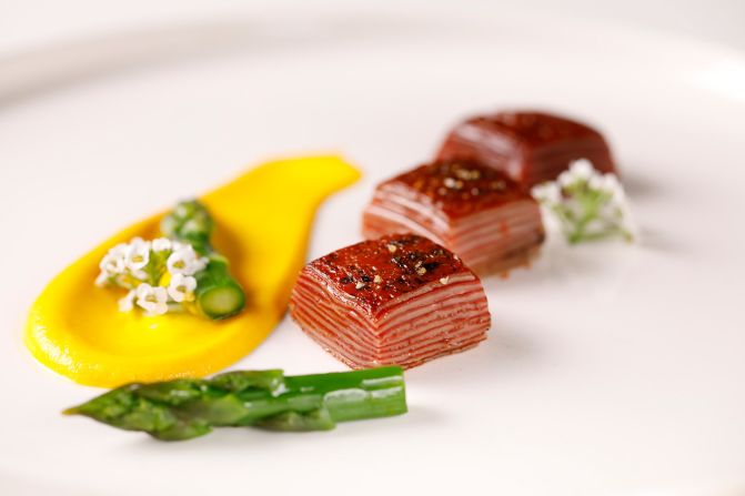 These omakase beef morsels are printed in layers of muscle and fat tissue, inspired by the marbling of Wagyu beef.