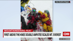 exp Double amputee scales Mt. Everest 05241ASEG2 CNNI World_00002001.png