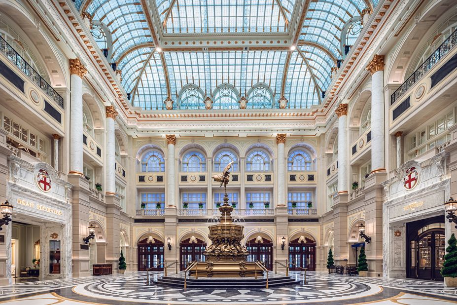 <strong>Crystal Palace:</strong> The Crystal Palace atrium is 33 meters tall and has a full-scale replica of the Shaftesbury Memorial Fountain in Piccadilly Circus (popularly known as Eros).