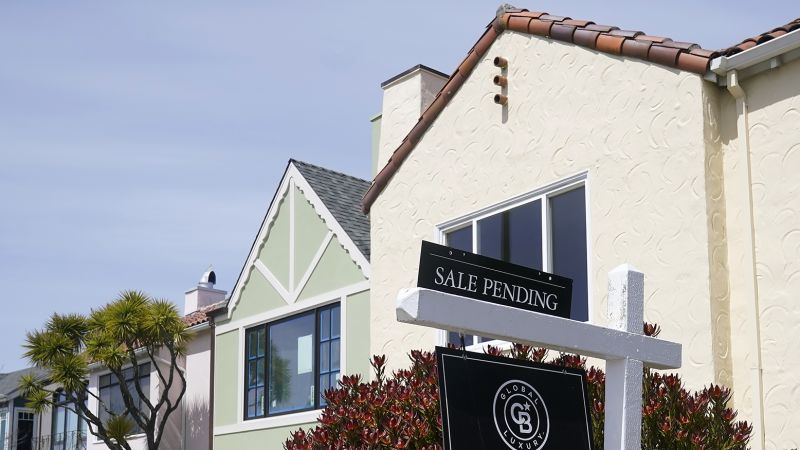 NextImg:US pending home sales held steady in April | CNN Business