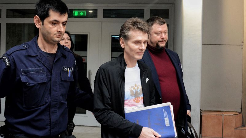 NextImg:Russian accused of money laundering lobbies to be included in potential US-Russia prisoner swap | CNN Politics