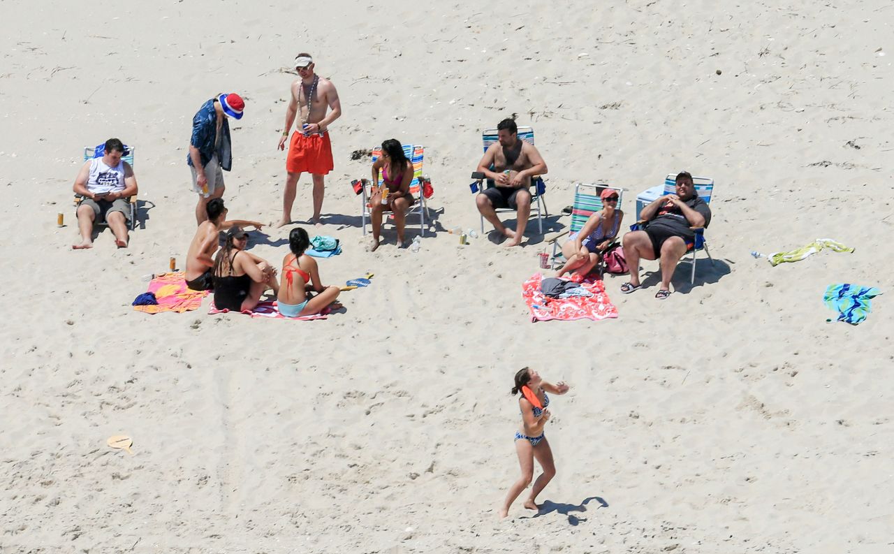 In July 2017, Christie spends time with family and friends at Island Beach State Park, where the governor has a summer residence. <a href="http://www.cnn.com/2017/07/01/politics/nj-government-shutdown-chris-christie/index.html" target="_blank">They were the only ones there</a> because two days earlier, Christie shut down the state government after the Legislature failed to pass a budget. All state-run tourist attractions were closed to the public.
