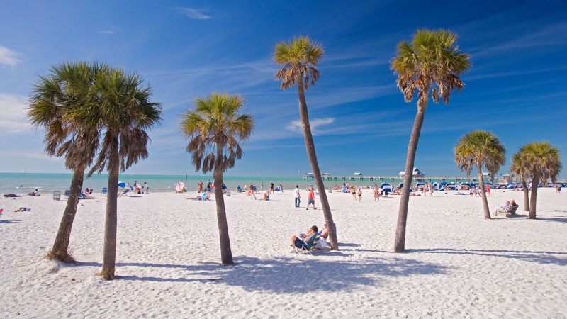 Politics could cast a shadow over Florida tourism