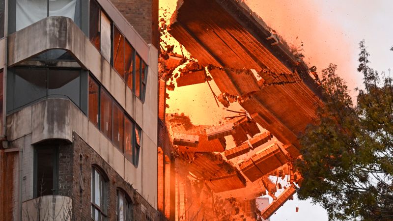 NextImg:Teenagers 'hand themselves in' to police after Sydney blaze | CNN