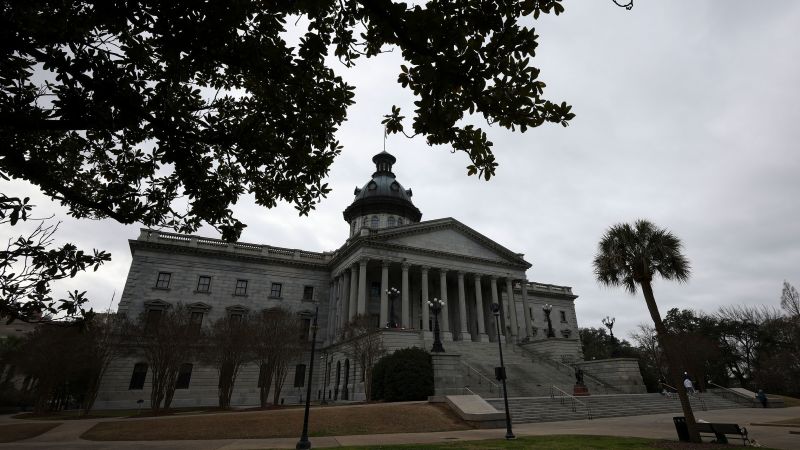 State judge temporarily blocks South Carolina’s 6-week abortion ban - CNN