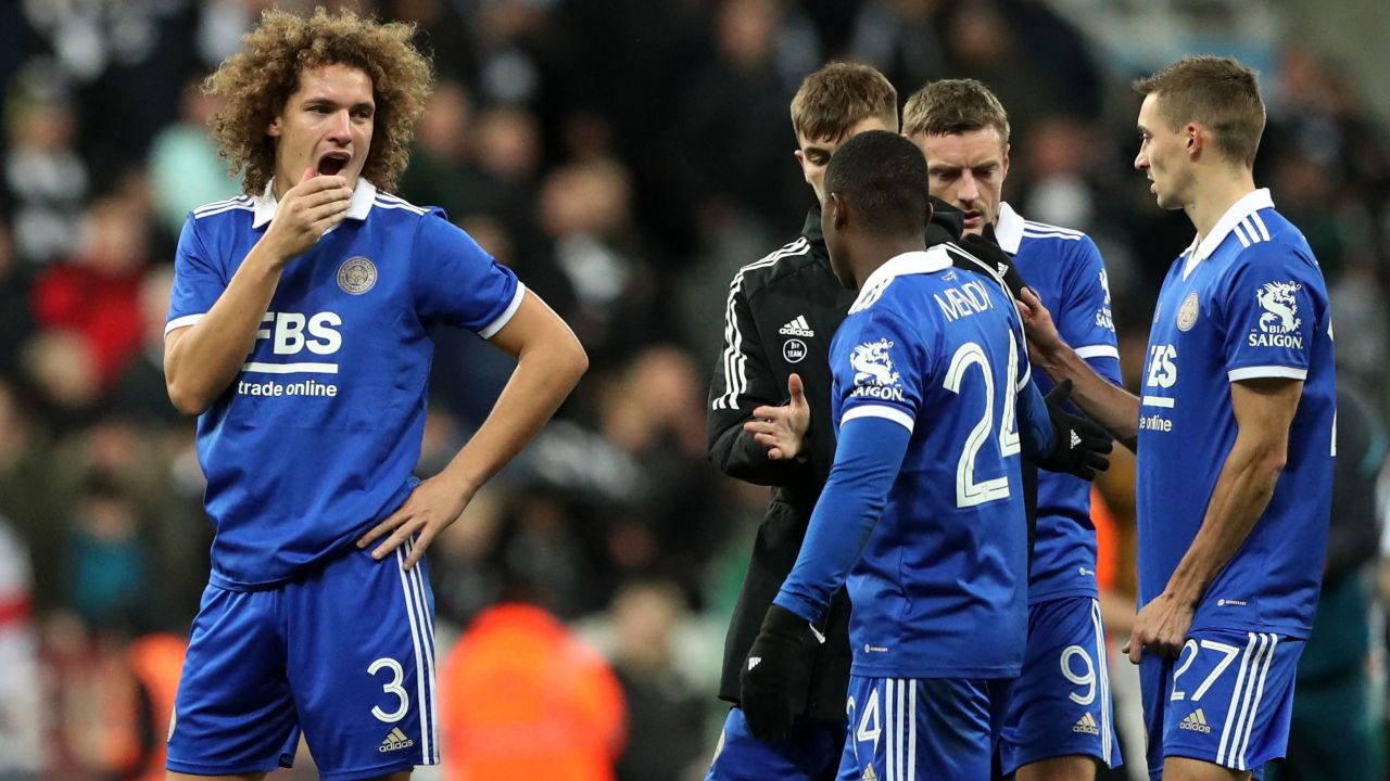 Soccer Football - Carabao Cup - Quarter Final - Newcastle United v Leicester City - St James' Park, Newcastle, Britain - January 10, 2023
Leicester City's Wout Faes looks dejected after the match with teammates REUTERS/Scott Heppell EDITORIAL USE ONLY. No use with unauthorized audio, video, data, fixture lists, club/league logos or 'live' services. Online in-match use limited to 75 images, no video emulation. No use in betting, games or single club	/league/player publications.  Please contact your account representative for further details.