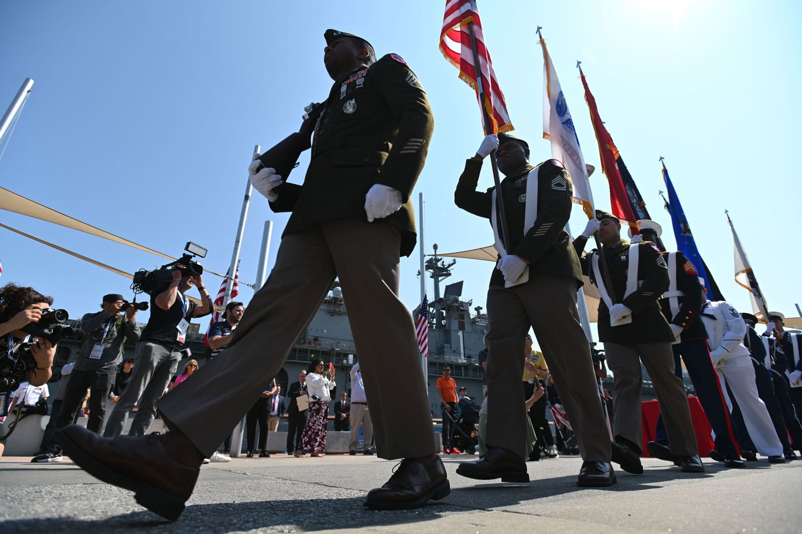 soldiers celebrating memorial day