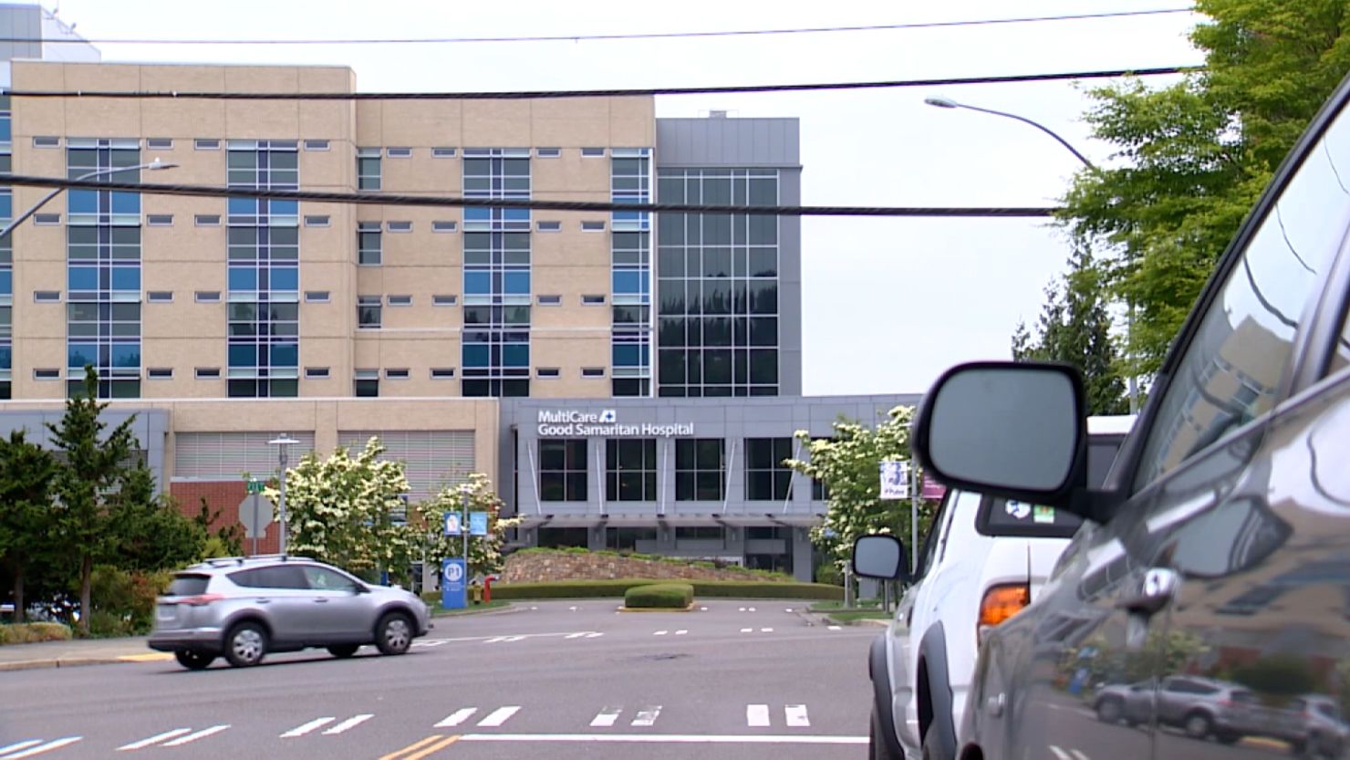 The child was rushed inside Good Samaritan Hospital in Puyallup, Washington, but couldn't be revived, police said.
