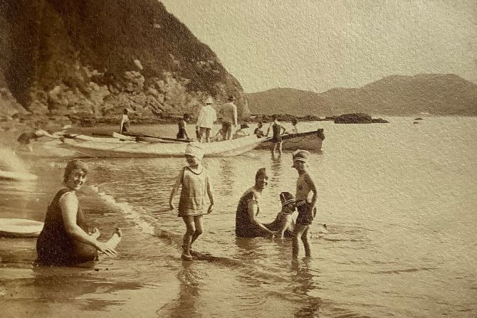 <strong>Hong Kong in the 1920s: </strong>Anslow and her family first moved to Hong Kong in 1927. In this photo, they're enjoying one of the city's beaches.