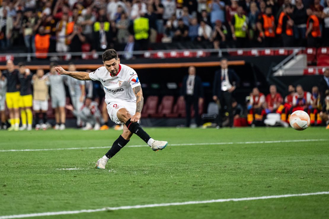 Montiel scores the decisive penalty in the Europa League final against Roma. 