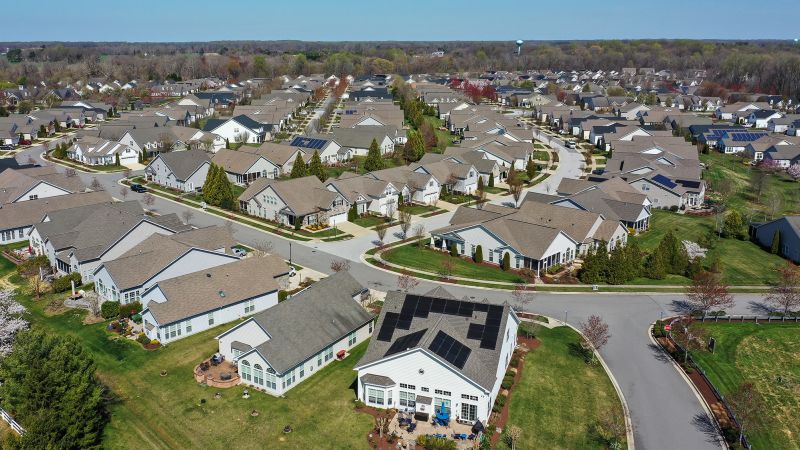 NextImg:US mortgage rates climb to their highest level since November | CNN Business