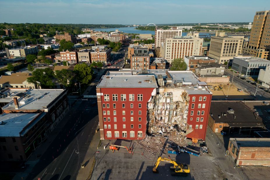 An apartment building is seen on Tuesday, May 30, two days after it partially collapsed in Davenport, Iowa. <a href="https://www.cnn.com/2023/06/01/us/davenport-iowa-building-collapse-thursday/index.html" target="_blank">Three residents remained missing</a> as of Thursday afternoon.