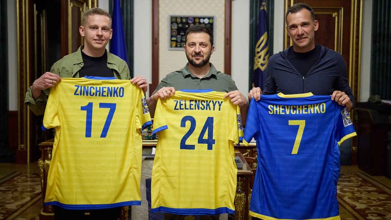 NextImg:Ukrainian soccer star Oleksandr Zinchenko confronted by realities of war in first visit home since invasion | CNN