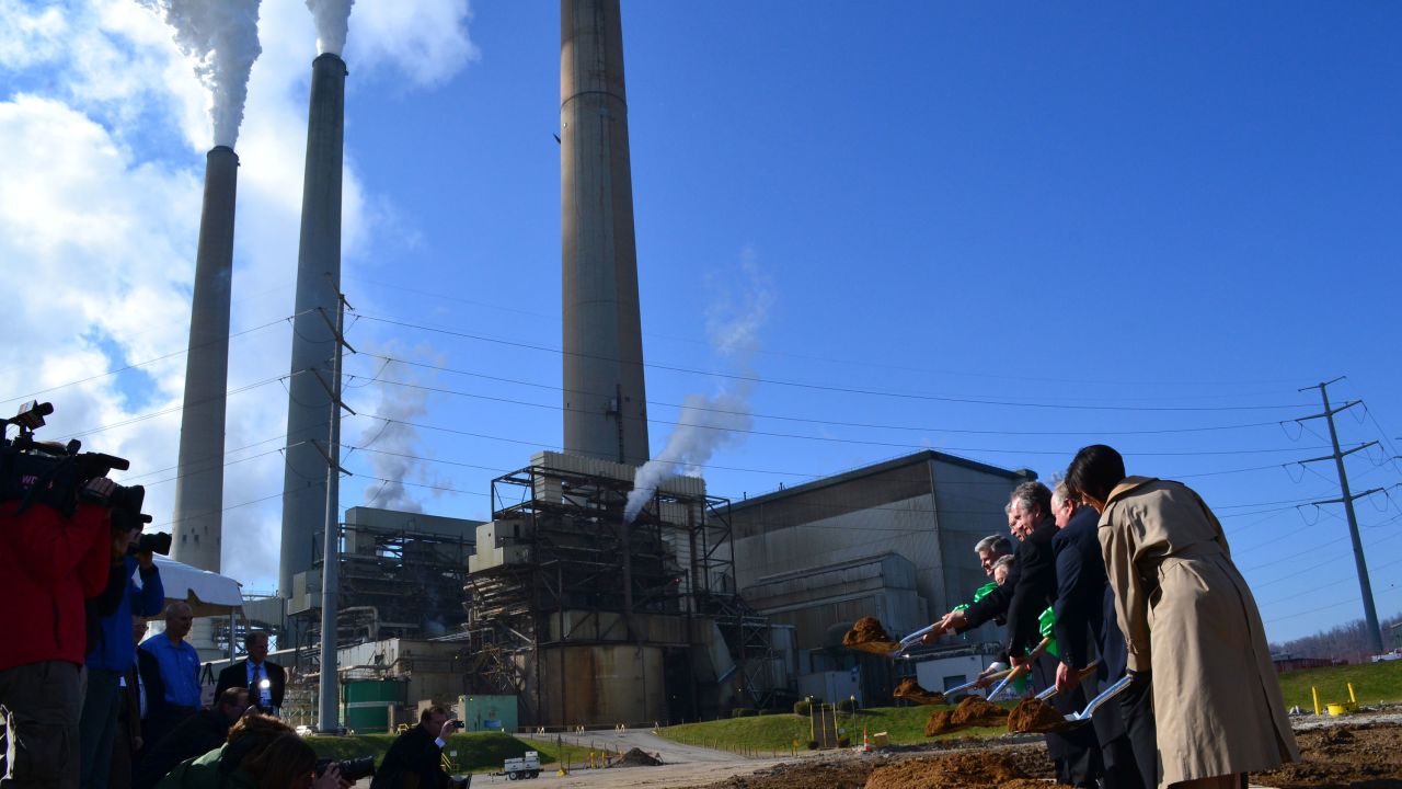 The Mill Creek Generating Station in Louisivlle, Kentucky, is pictured in 2012. (AP Photo/Dylan Lovan)