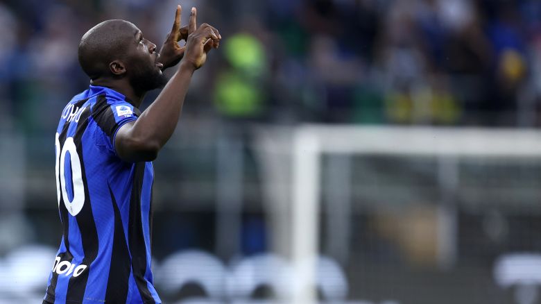 2023/05/27: Romelu Lukaku of Fc Internazionale celebrates after scoring a goal during the Serie A football match between Fc Internazionale and Atalanta Bc. Fc Internazionale wins 3-2 over Atalanta Bc. 