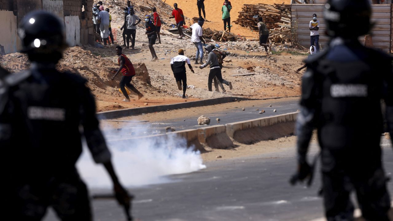 Supporters of Senegal opposition leader Ousmane Sonko clash with security forces after Sonko was sentenced to prison in Dakar, Senegal June 2, 2023.