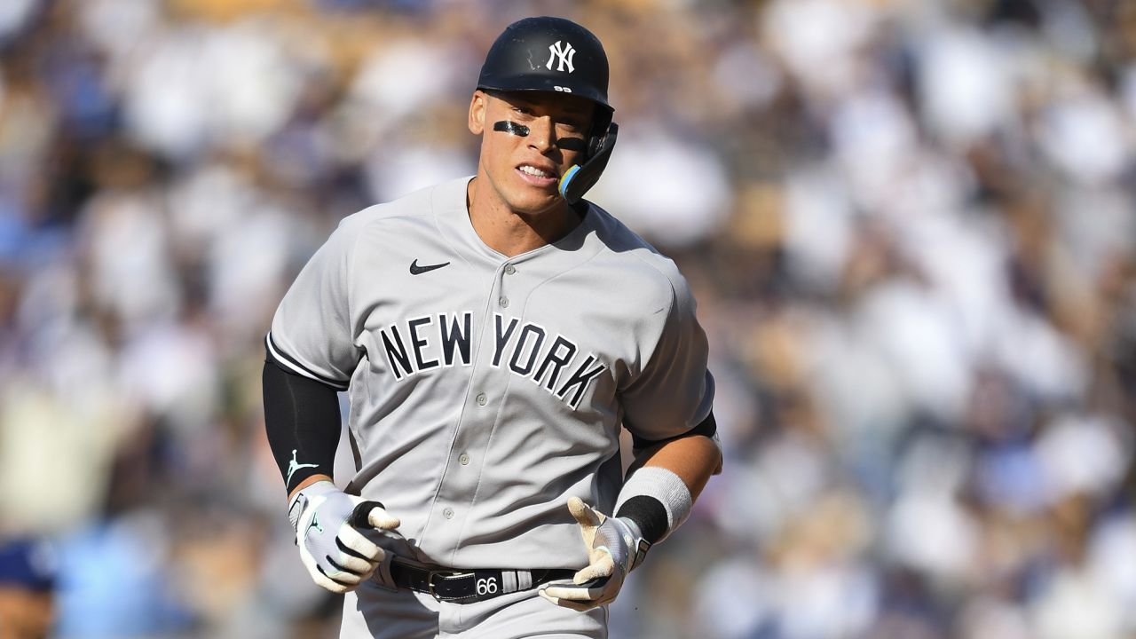 Aaron Judge crashes through door to make spectacular grab; misses next game  with injury