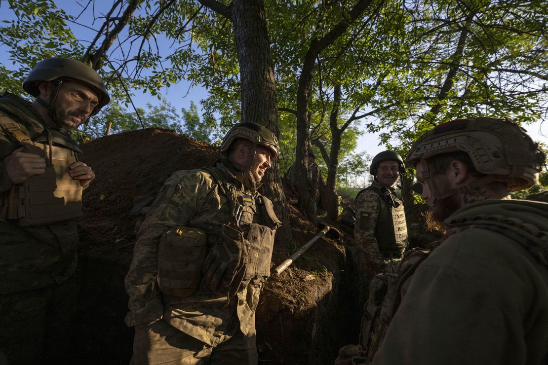Ukrainian soldiers prepare to open fire on Russian positions near the city of Avdiivka in Donetsk on June 02, 2023. 