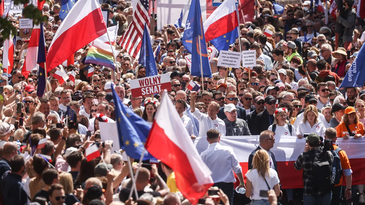 COULD POLAND BECOME A CIVILIZED NATION? Hundreds of thousands protest against ultra-Christian anti-LGBTQ government 🔥