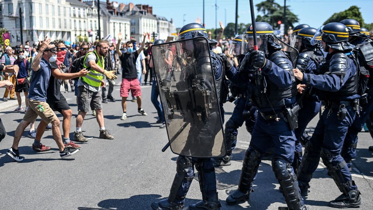 CNNE protesta pension francia