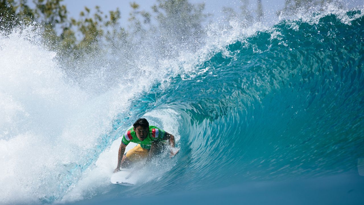 Waida konkurron në Surf Ranch Pro në Kaliforni muajin e kaluar.