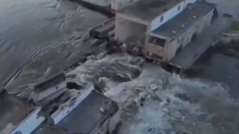 Dramatic video shows water gushing from breached dam in Ukraine | CNN