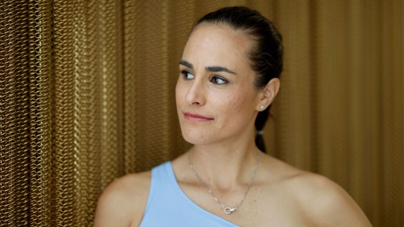How marathon running stopped former tennis player Monica Puig from descending into a ‘big black hole of depression and sadness’ | CNN