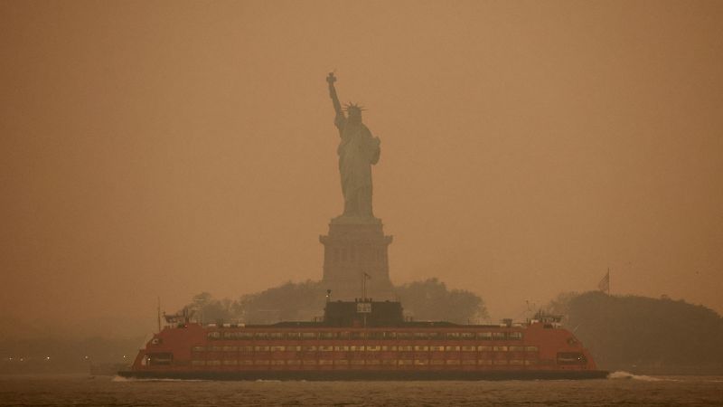 See timelapse of NYC disappearing into cloud of wildfire smoke | CNN